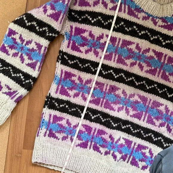 Vintage 100% Wool Sweater Made in Educador - Picture 10 of 10